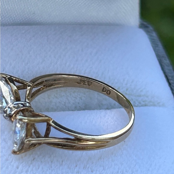 10k 10Karat solid yellow gold cubic zirconia bow tie ring size 6. - Picture 9 of 13